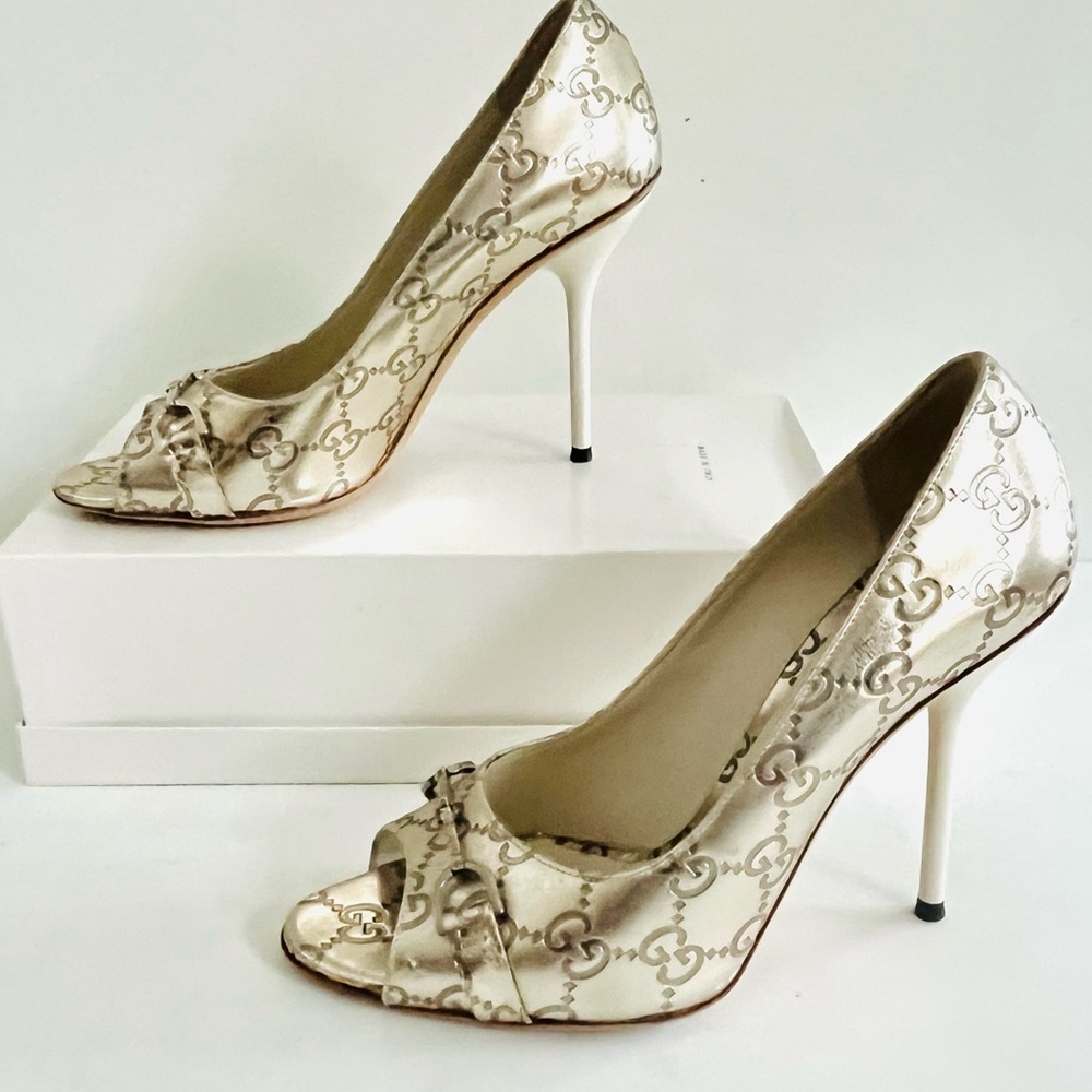 Gucci champagne metallic Guccissima heels 38